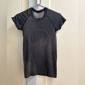 EUC Lululemon Swiftly Tech Top